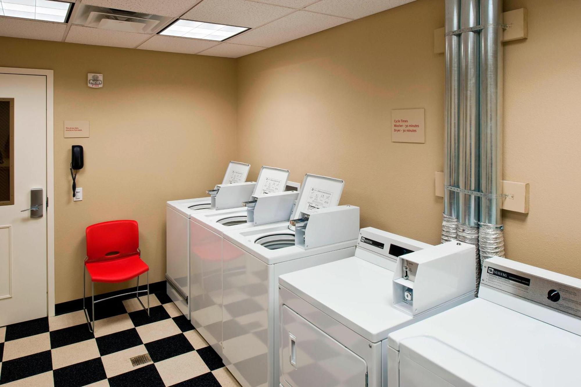 Towneplace Suites By Marriott Bethlehem Easton/Lehigh Valley Hollo Удобства фото